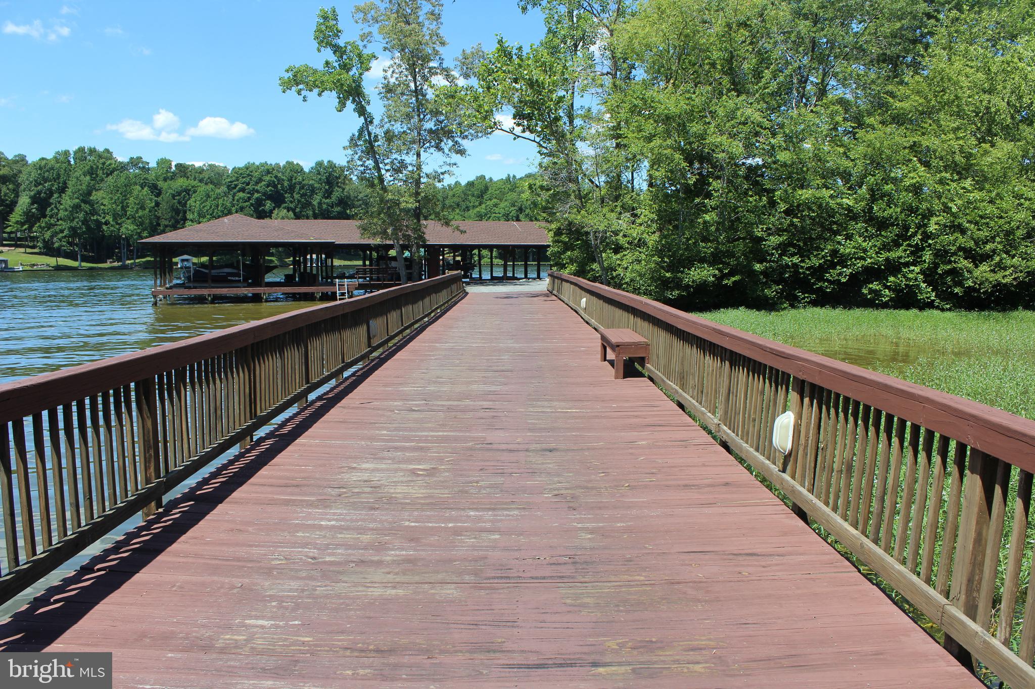 MAPLE SPRINGS - Land