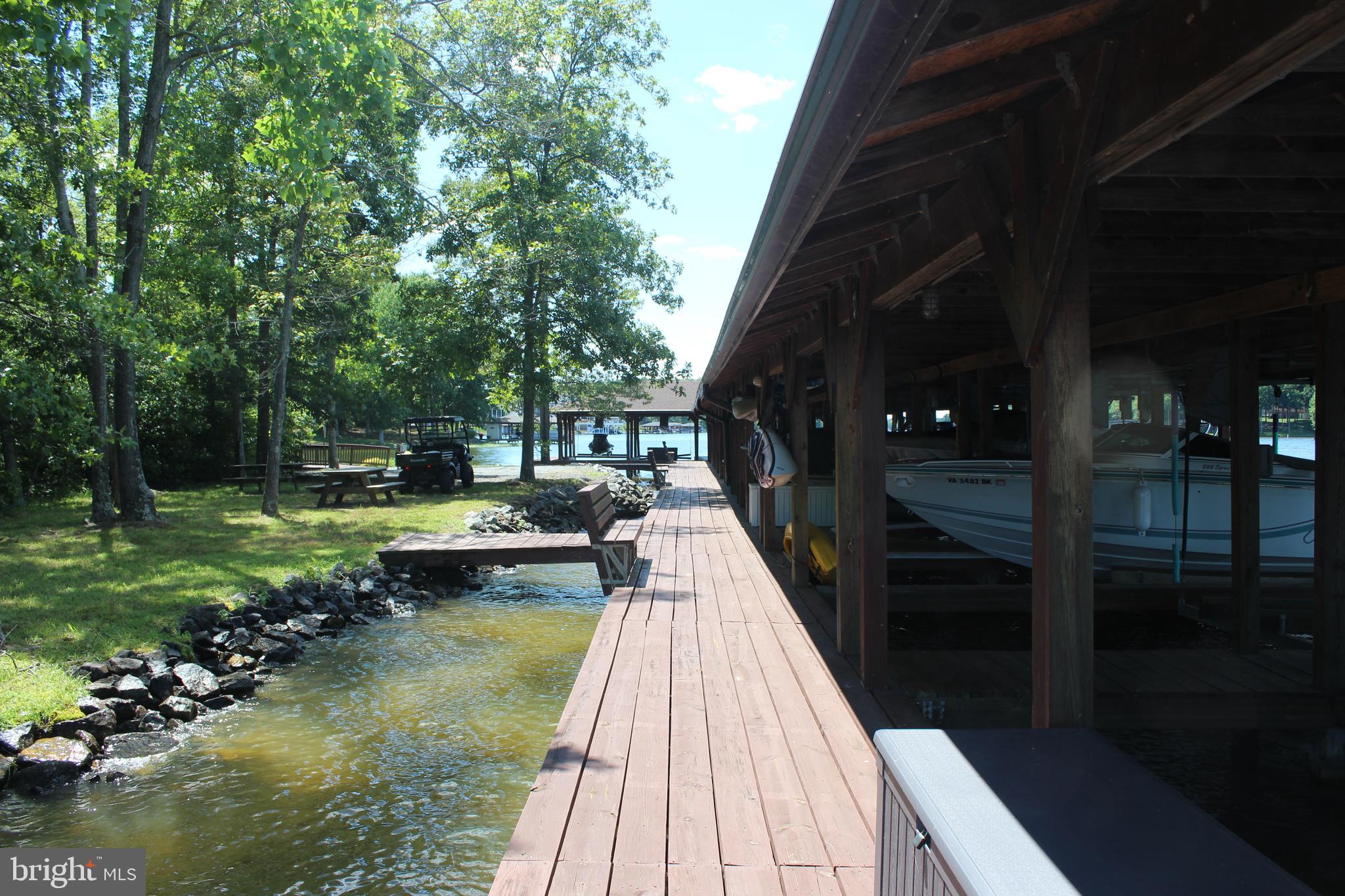 MAPLE SPRINGS - Land