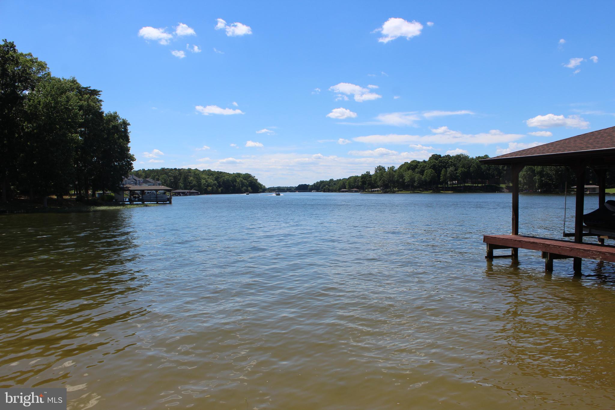 MAPLE SPRINGS - Land