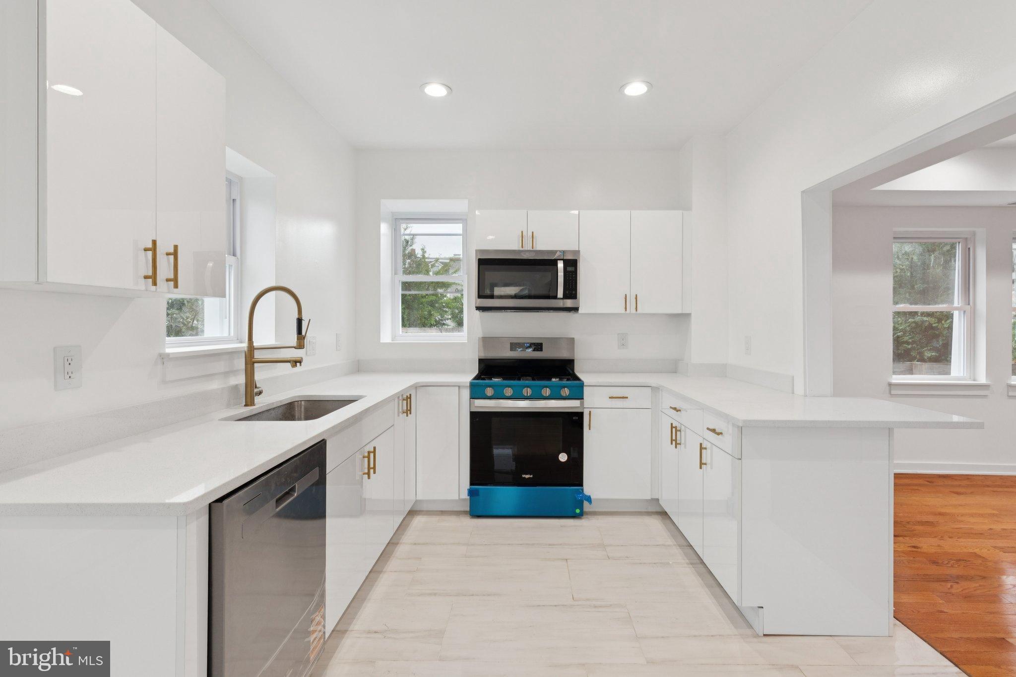 GLENSIDE - Residential Lease