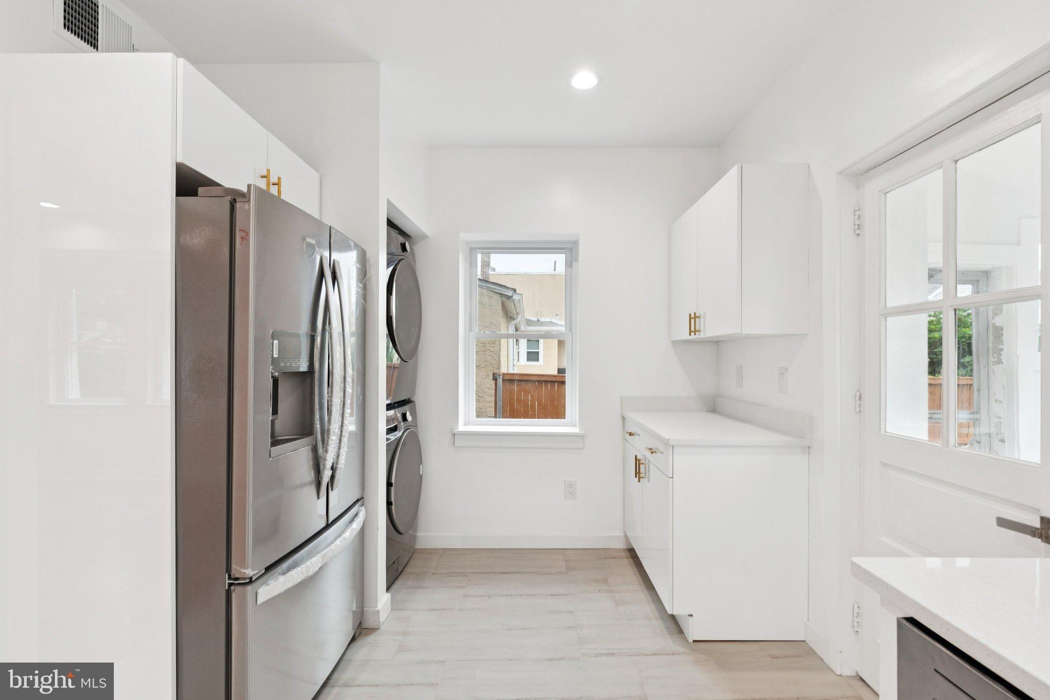 GLENSIDE - Residential Lease