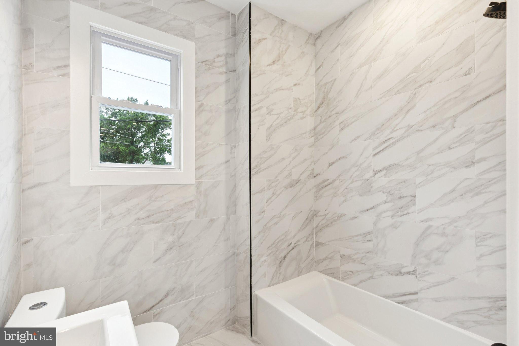 GLENSIDE - Residential Lease