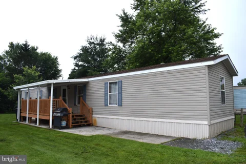 MLS: PADA2063988
