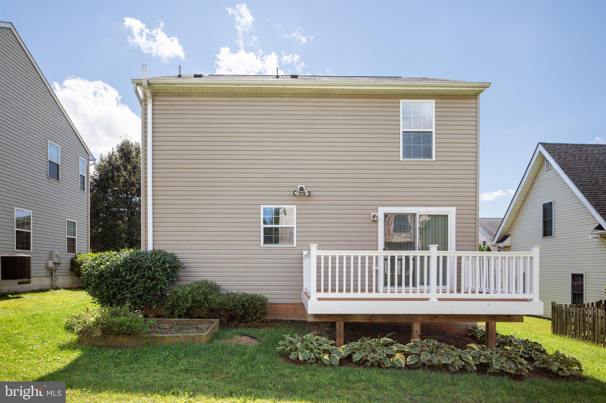 ELIZABETH'S CROSSING - Residential