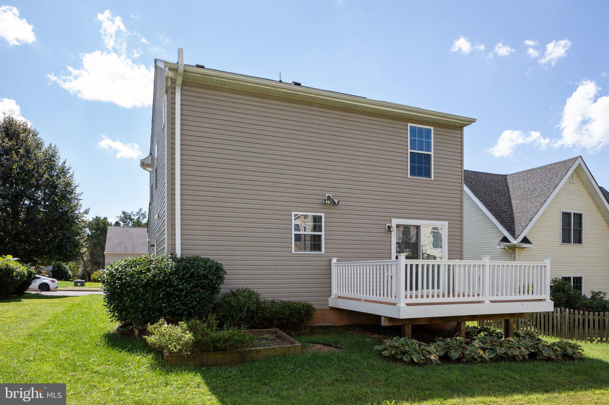 ELIZABETH'S CROSSING - Residential