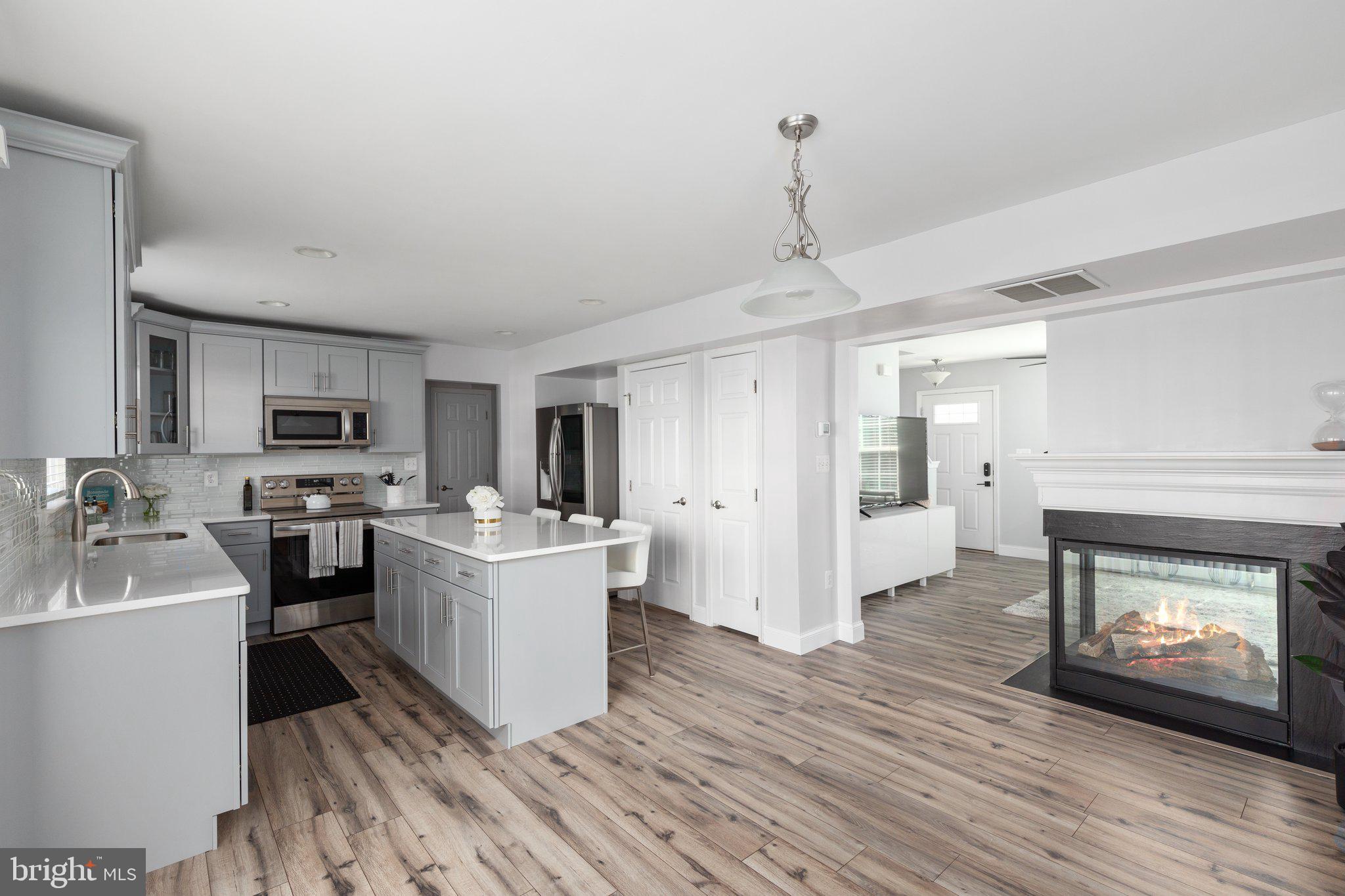 ELIZABETH'S CROSSING - Residential