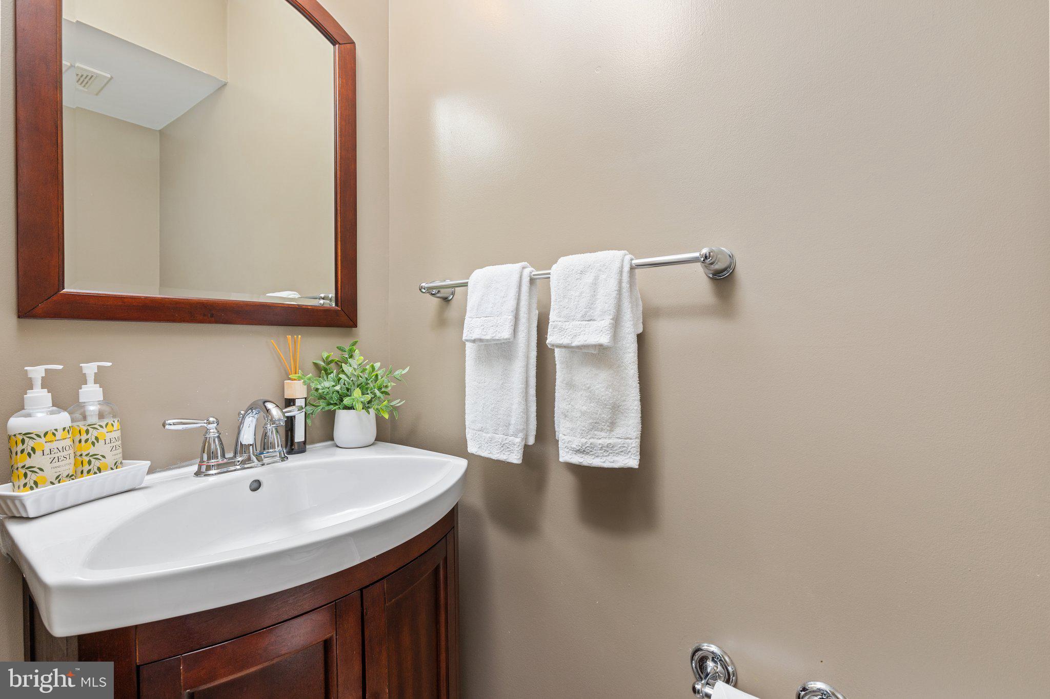 ELIZABETH'S CROSSING - Residential