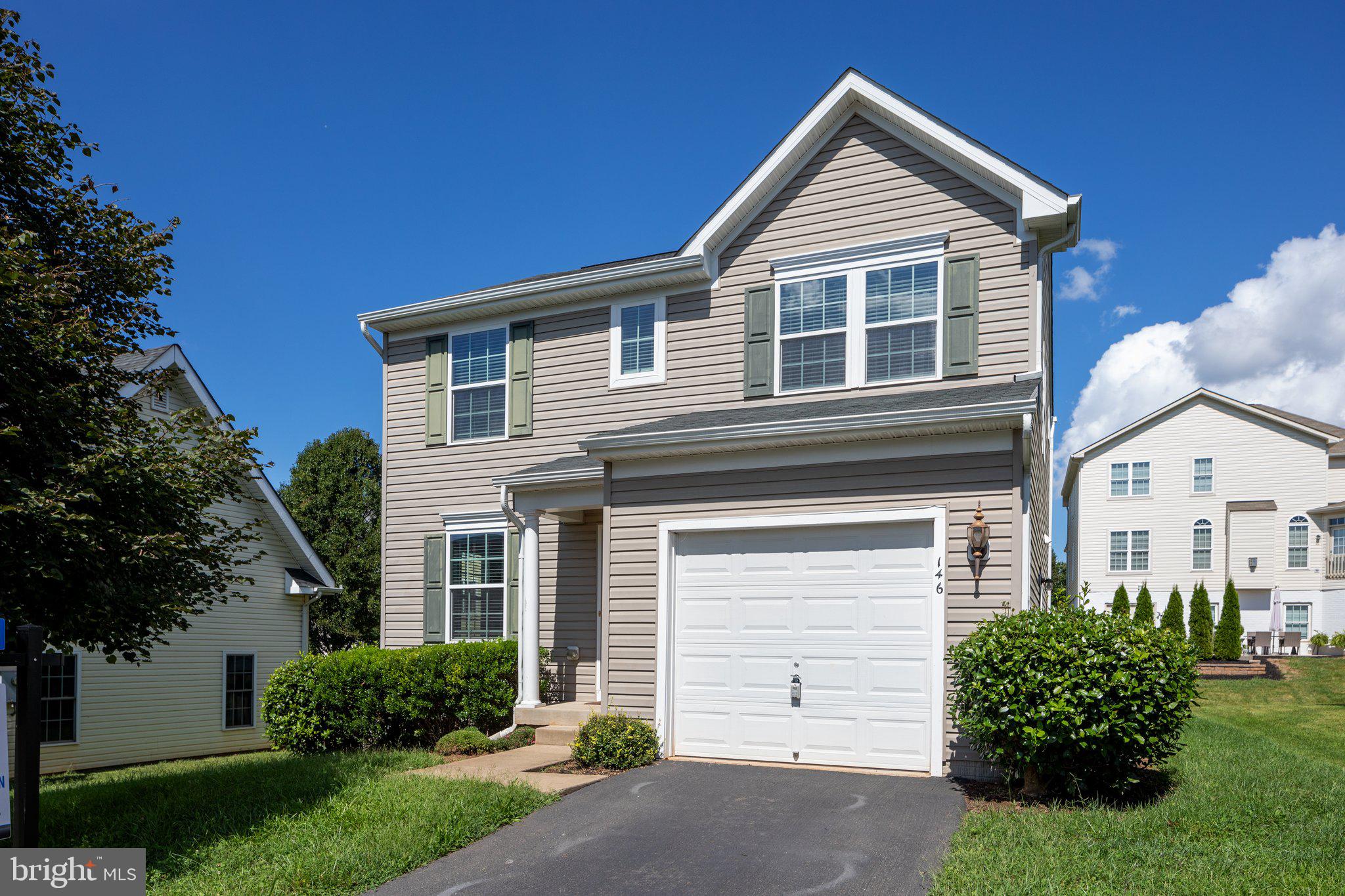 ELIZABETH'S CROSSING - Residential