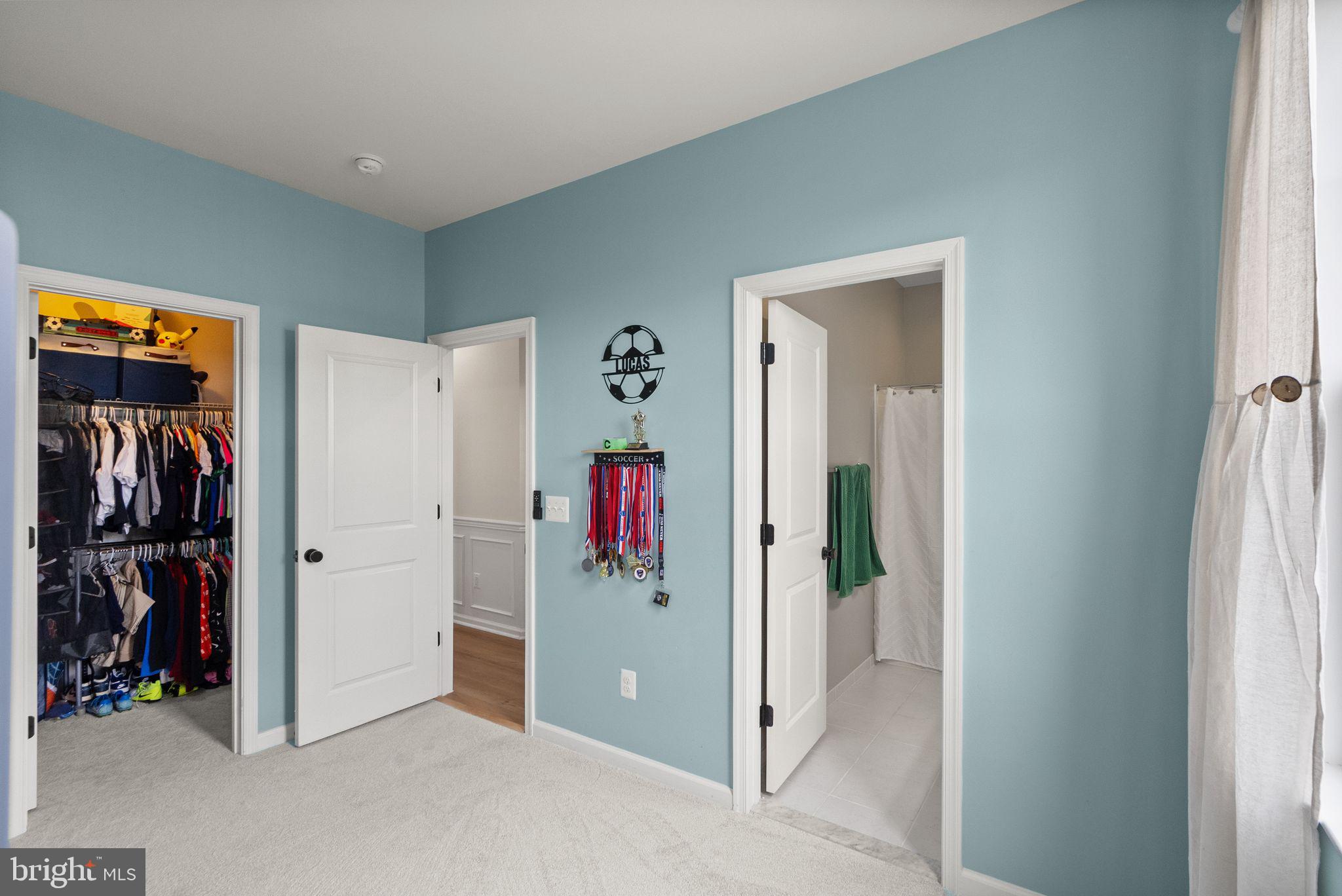 MEADOWBROOK - Residential