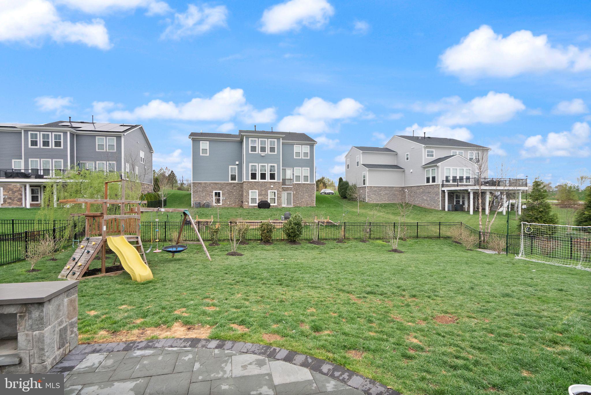 MEADOWBROOK - Residential