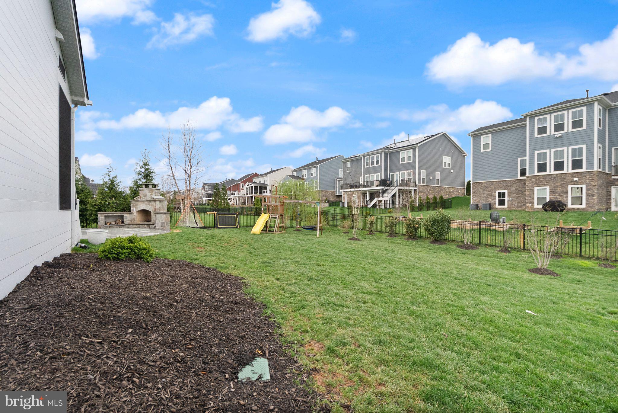 MEADOWBROOK - Residential