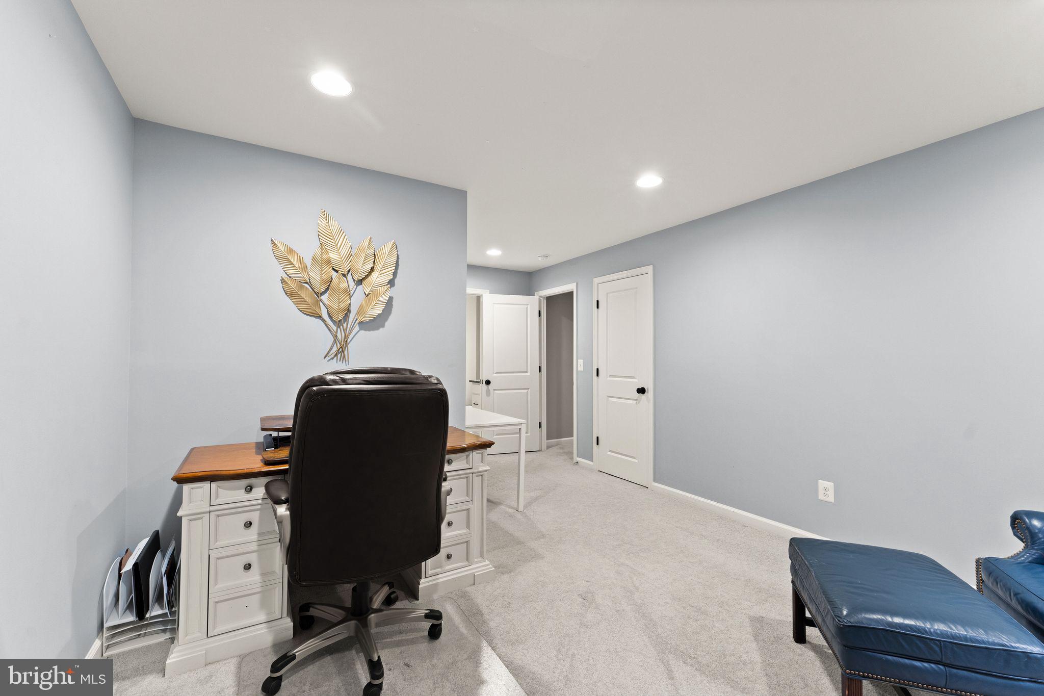 MEADOWBROOK - Residential