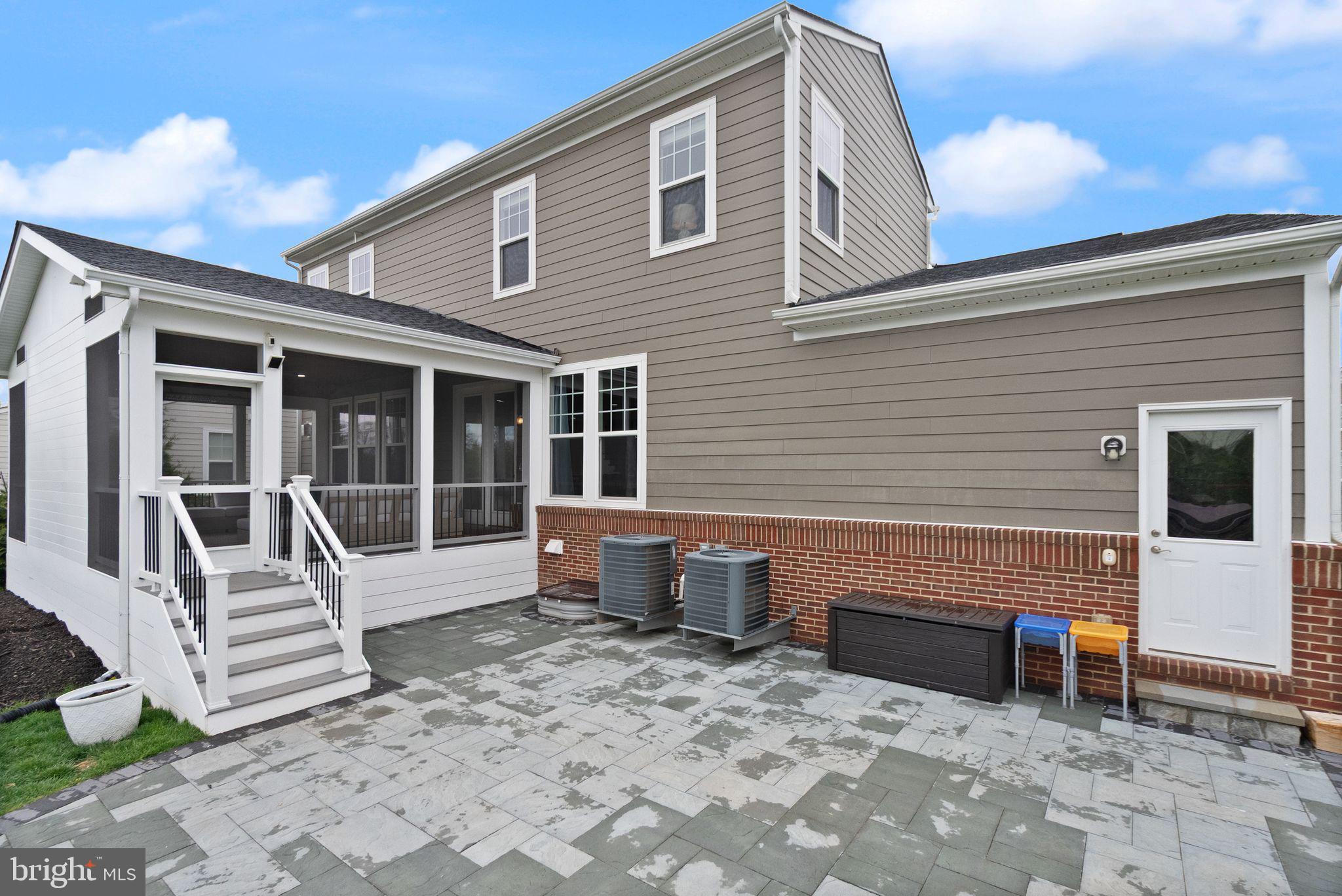 MEADOWBROOK - Residential