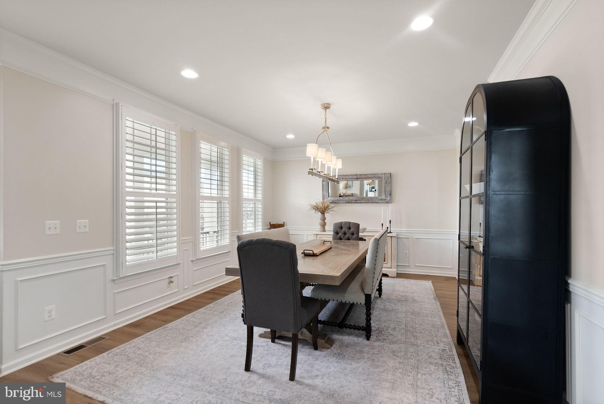 MEADOWBROOK - Residential