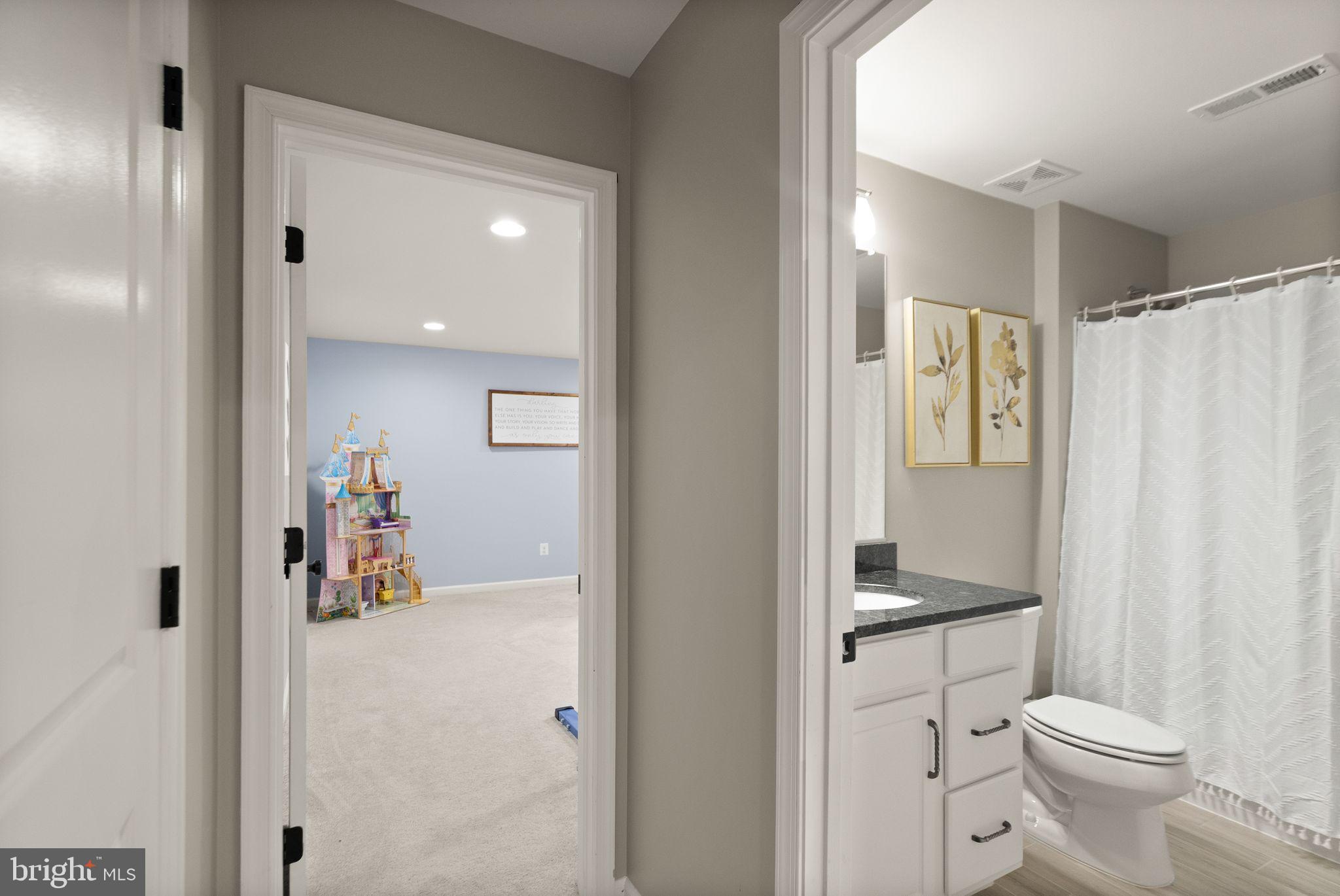 MEADOWBROOK - Residential