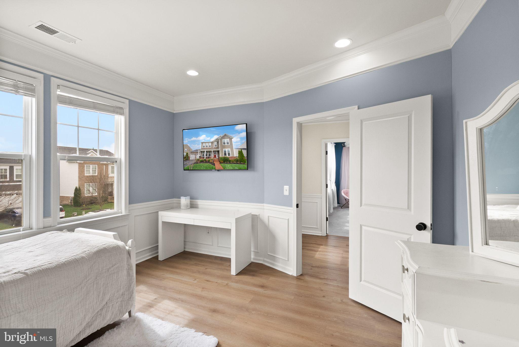 MEADOWBROOK - Residential