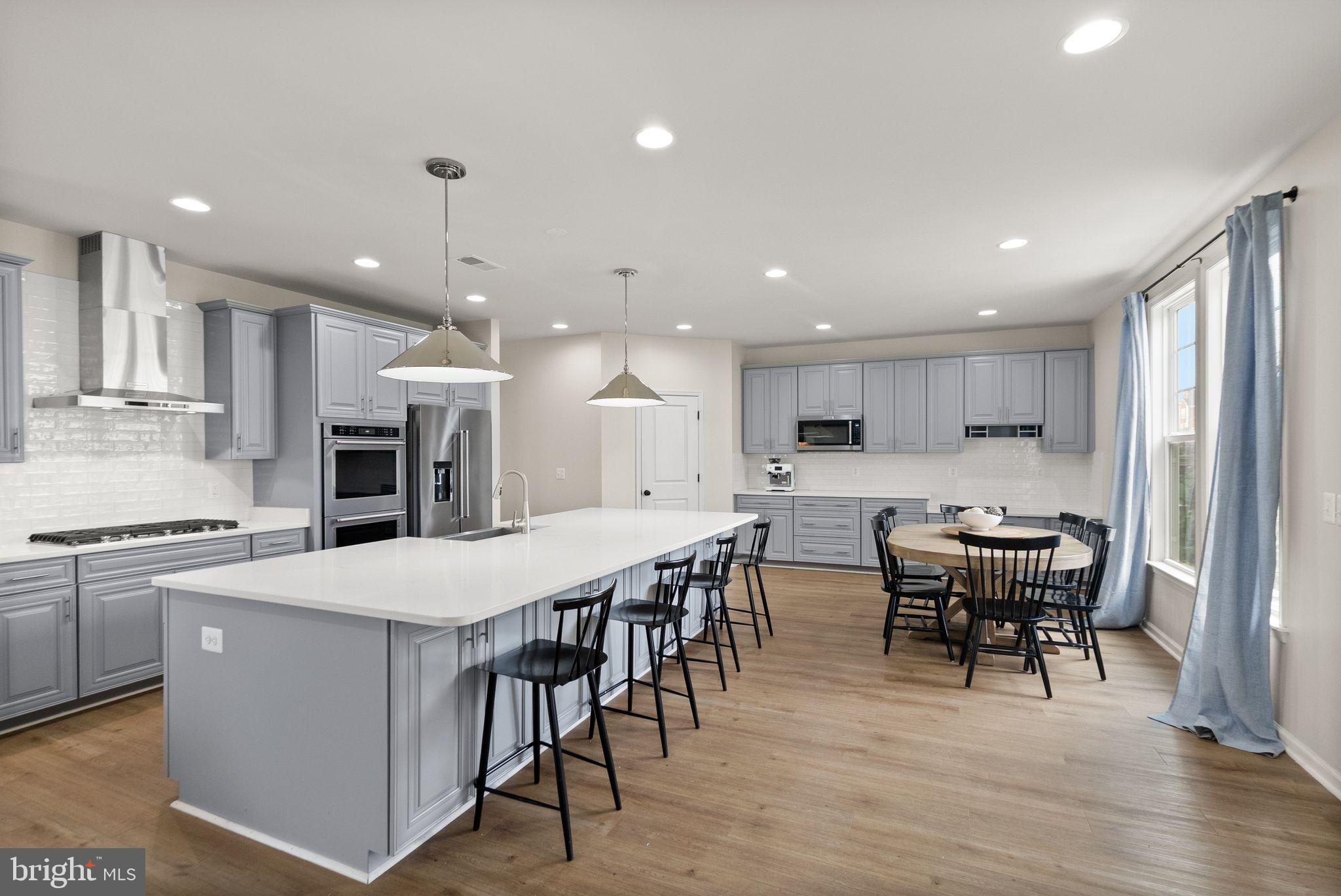 MEADOWBROOK - Residential