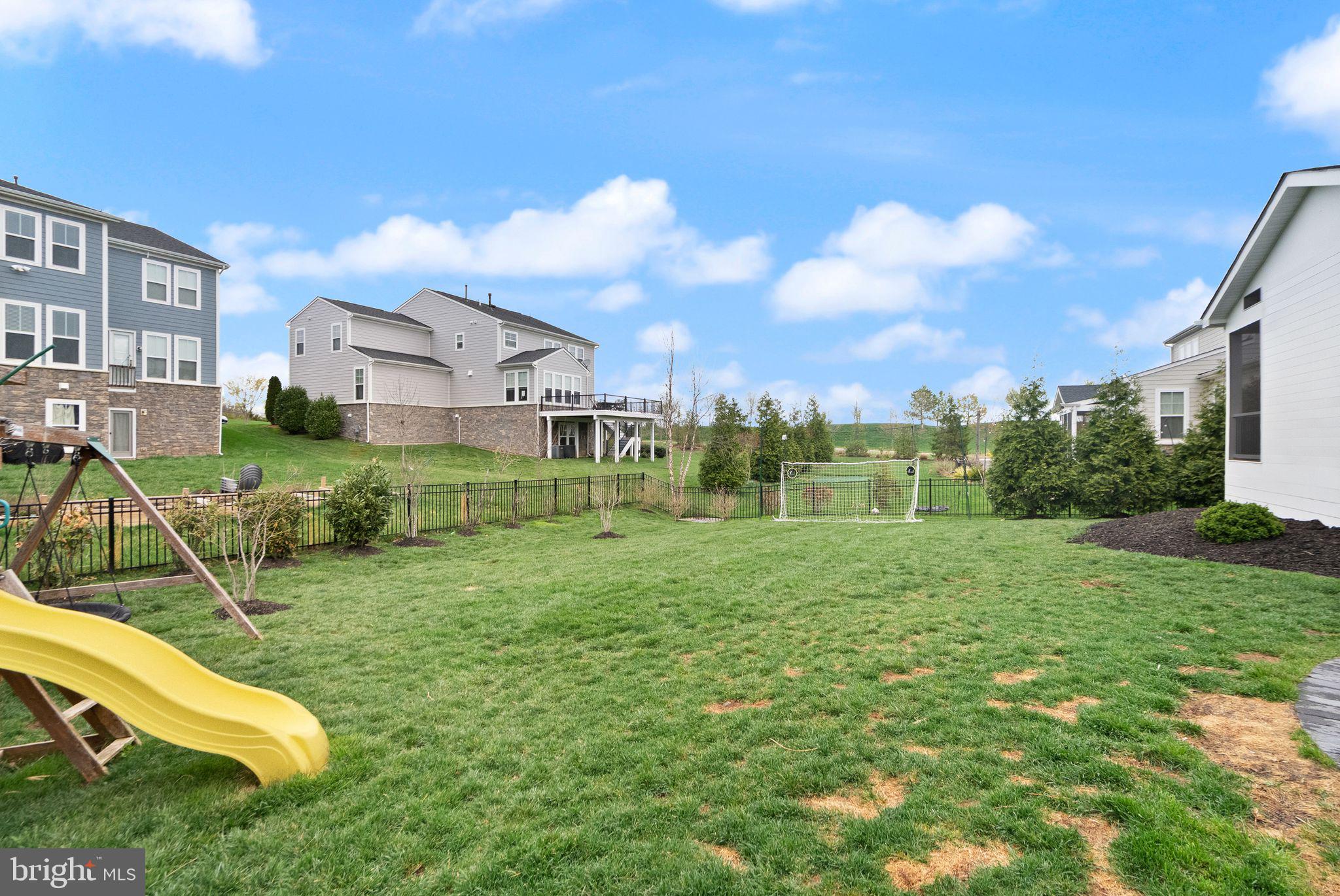 MEADOWBROOK - Residential