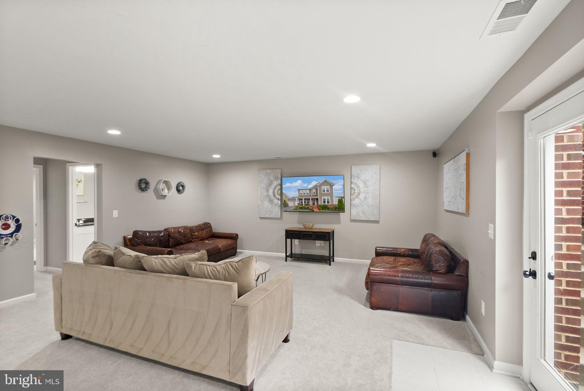 MEADOWBROOK - Residential