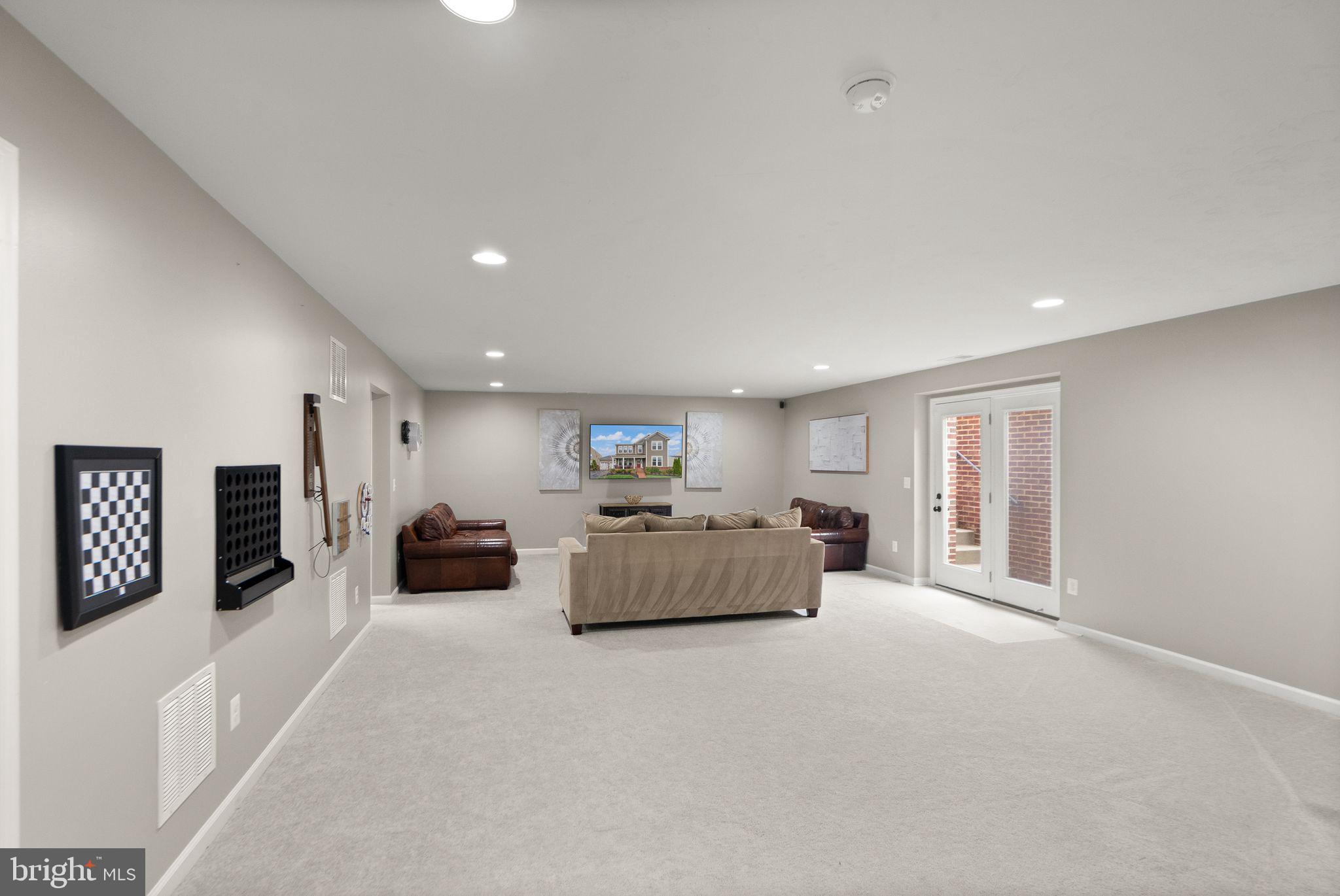 MEADOWBROOK - Residential