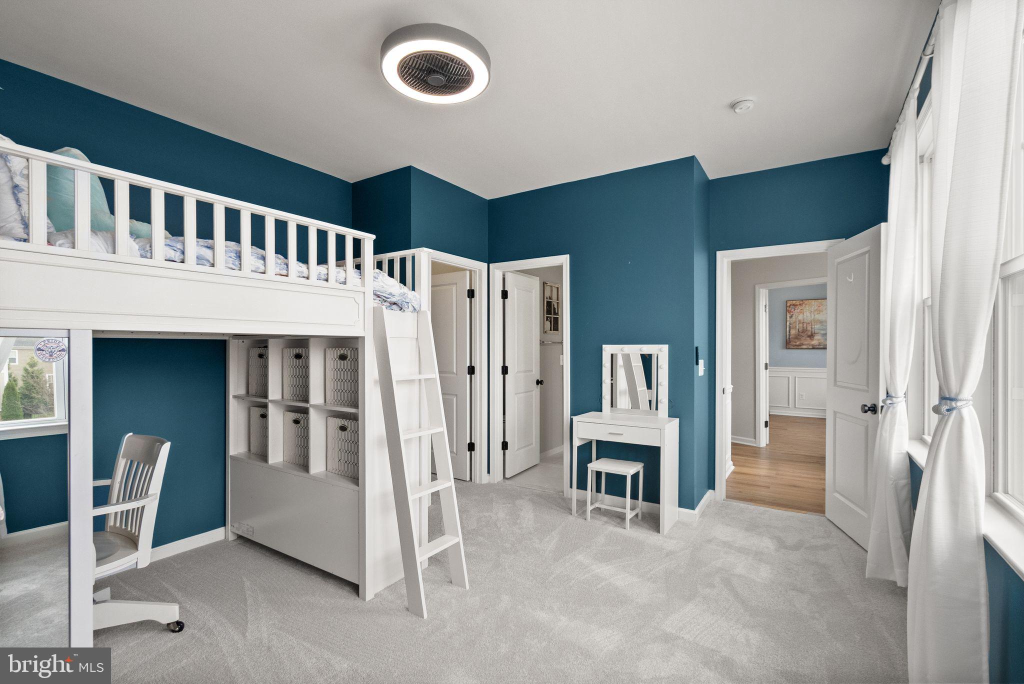 MEADOWBROOK - Residential