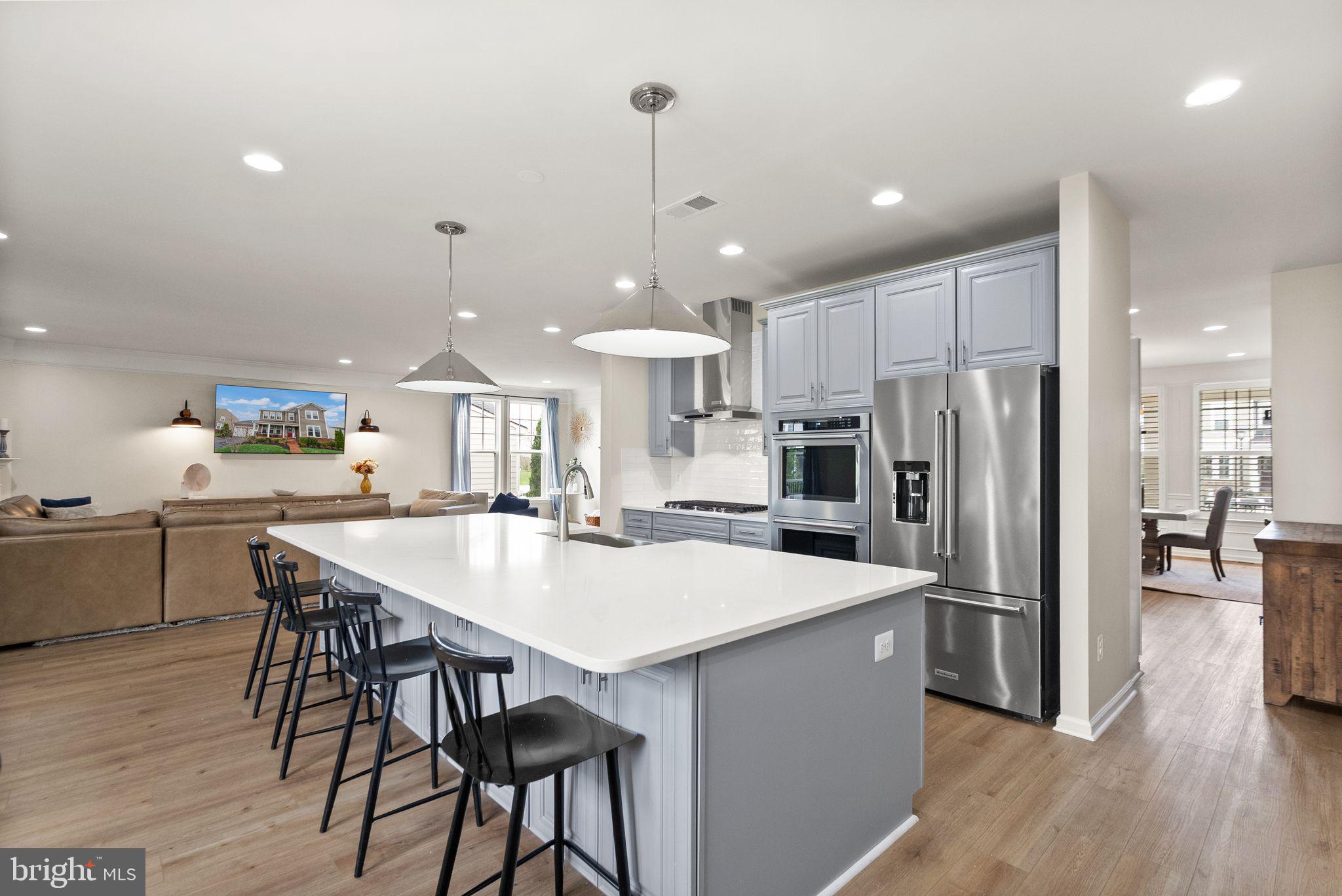 MEADOWBROOK - Residential