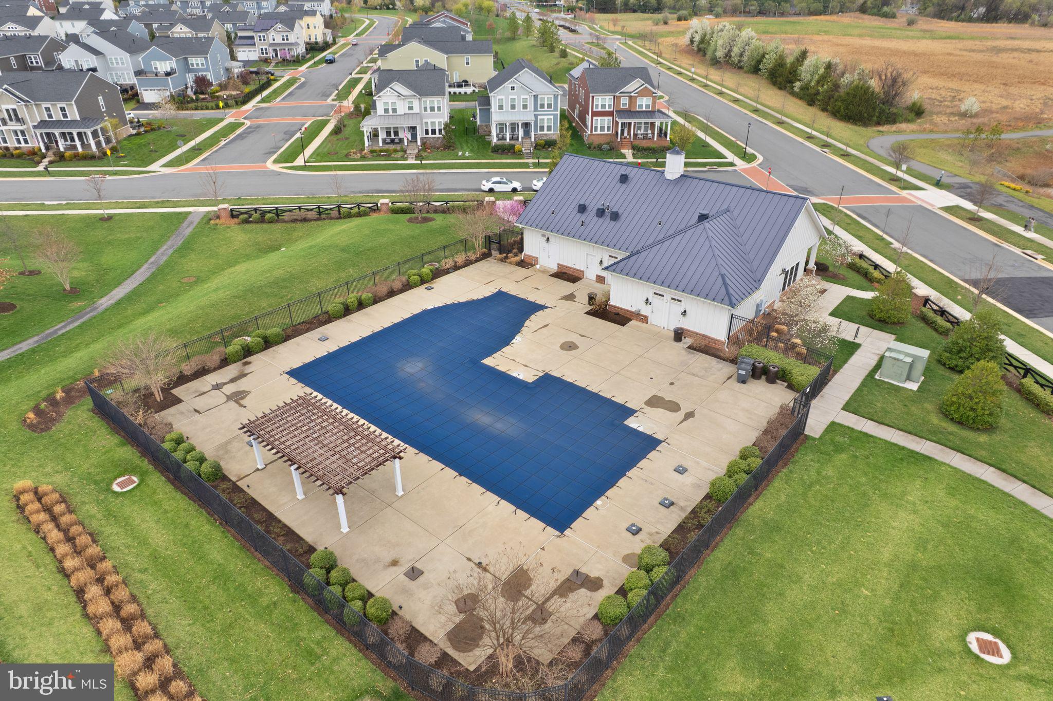 MEADOWBROOK - Residential