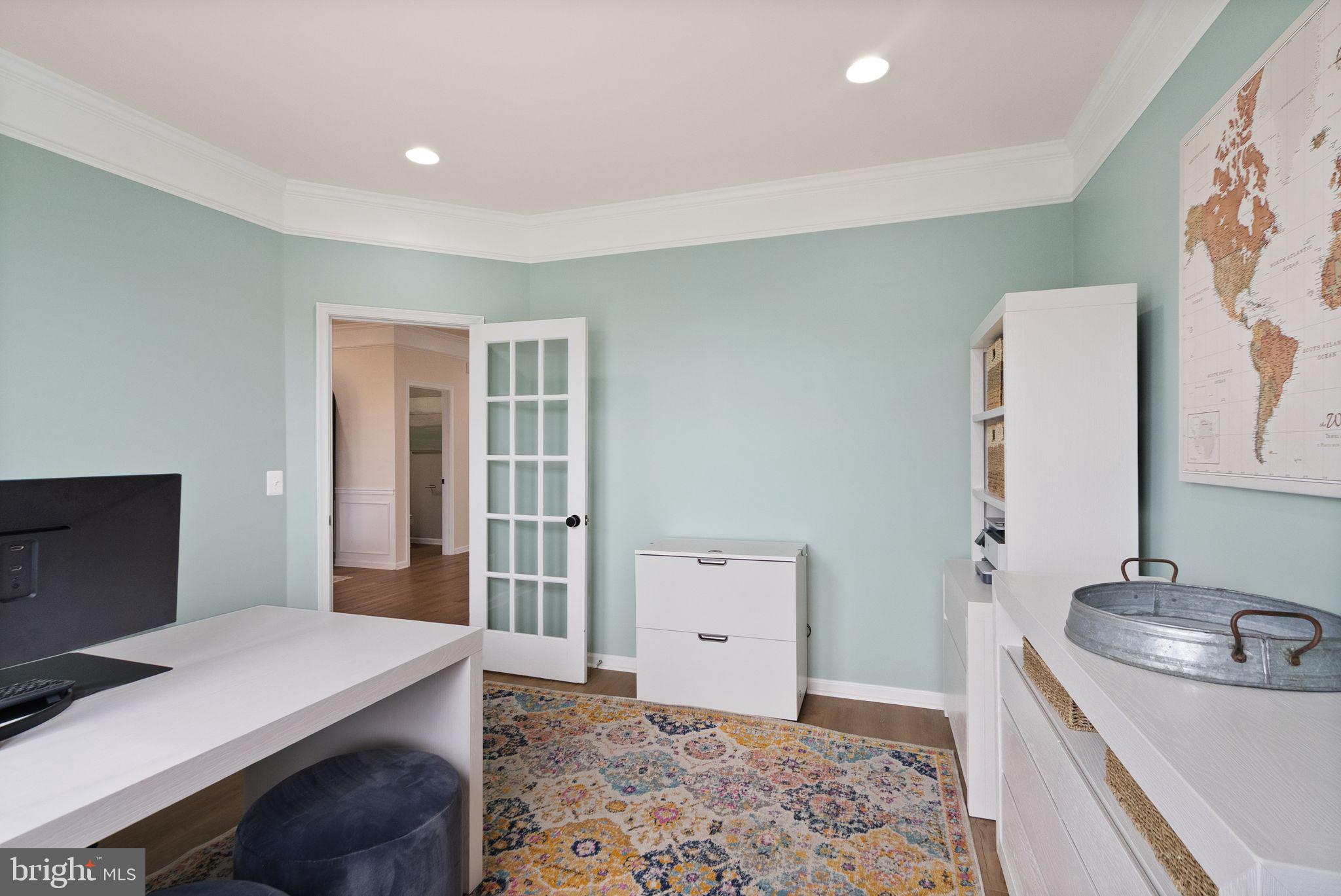 MEADOWBROOK - Residential