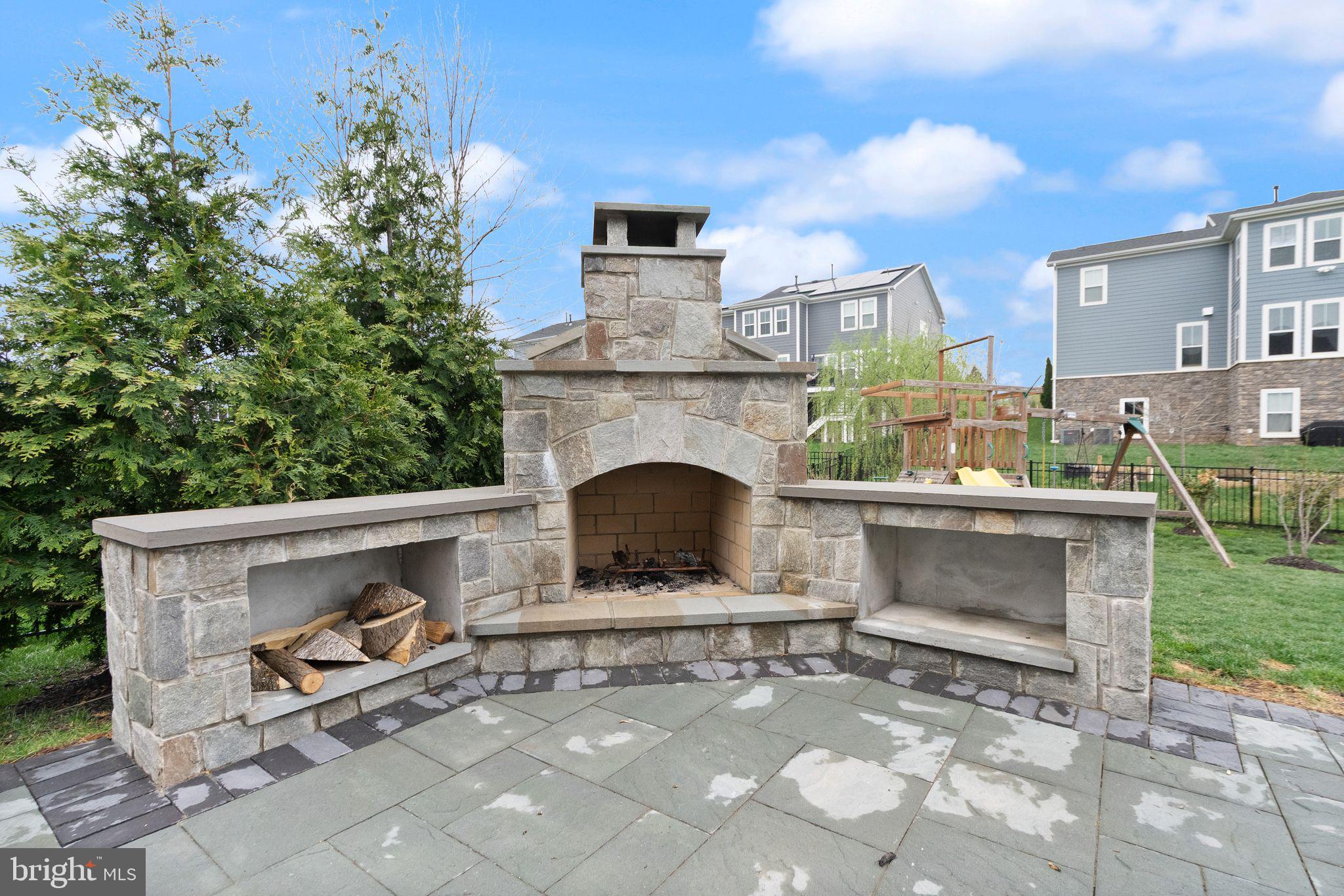 MEADOWBROOK - Residential