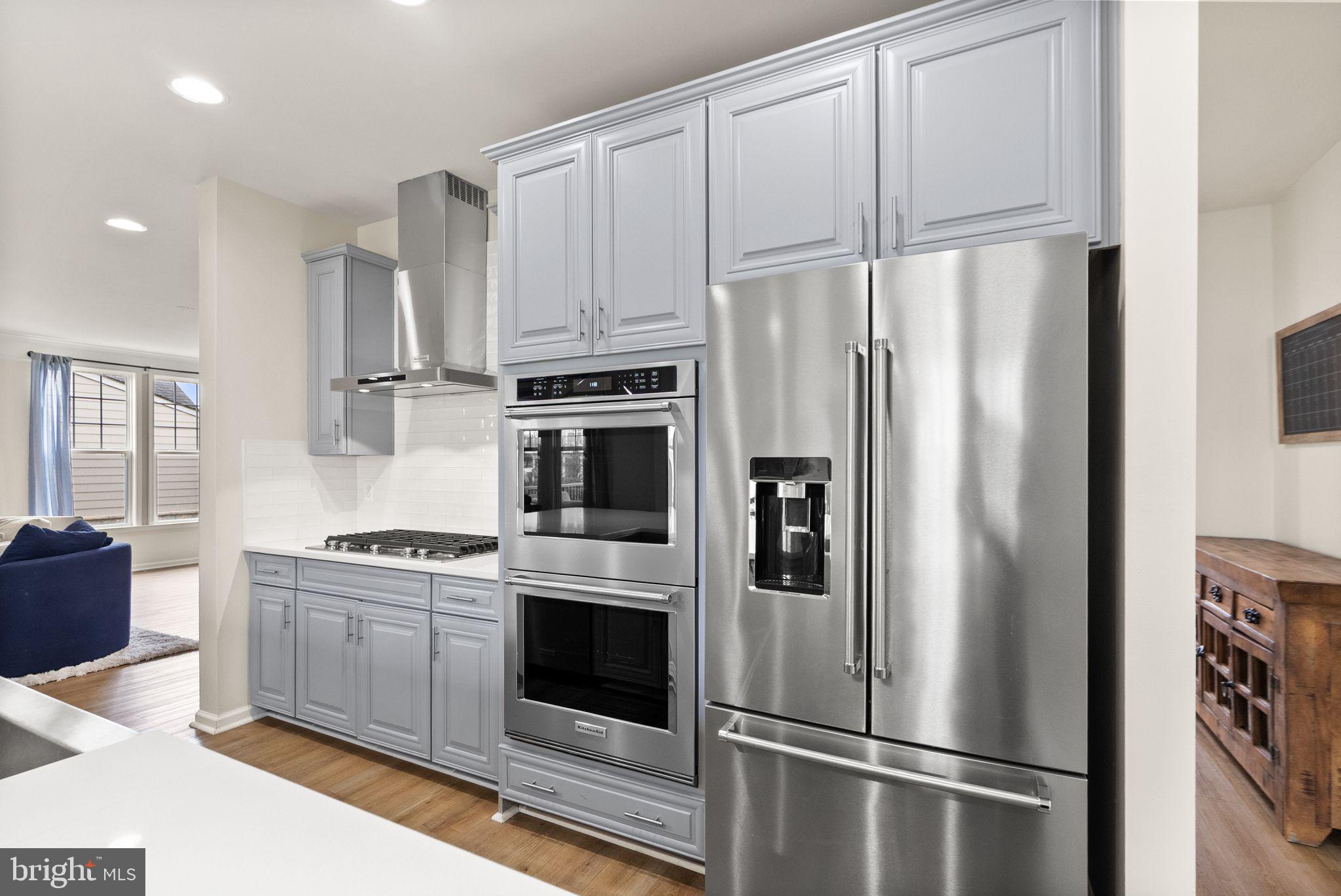 MEADOWBROOK - Residential