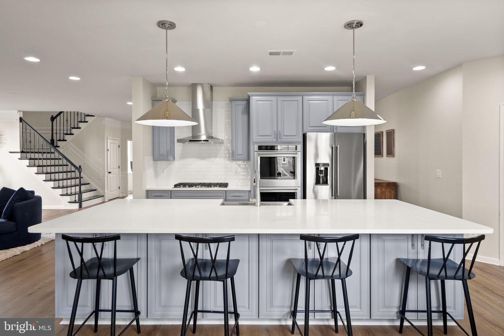 MEADOWBROOK - Residential