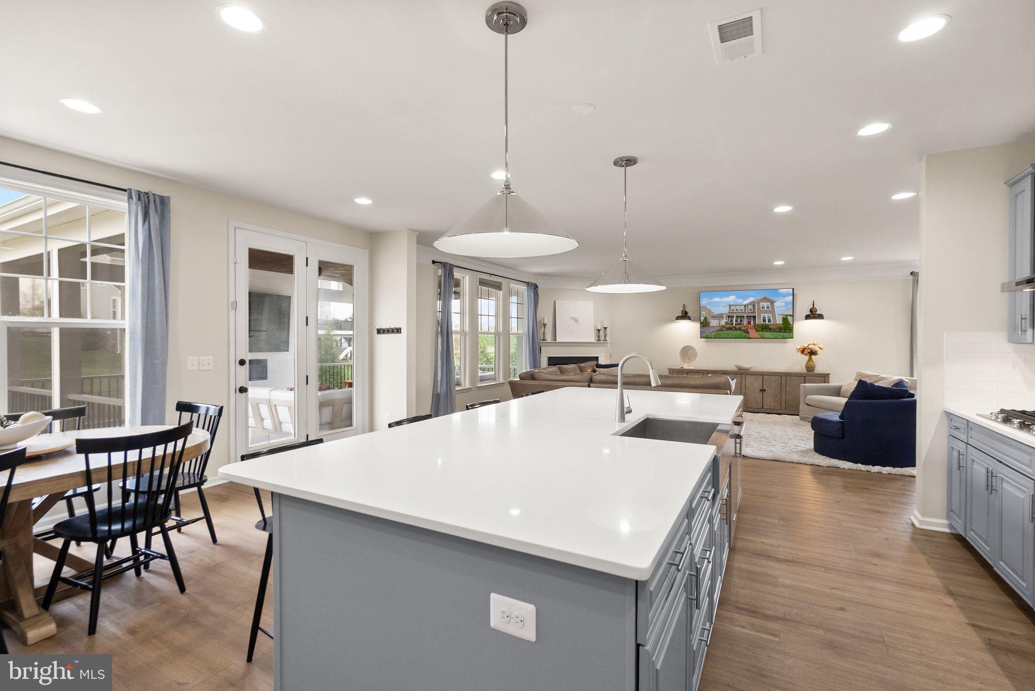 MEADOWBROOK - Residential