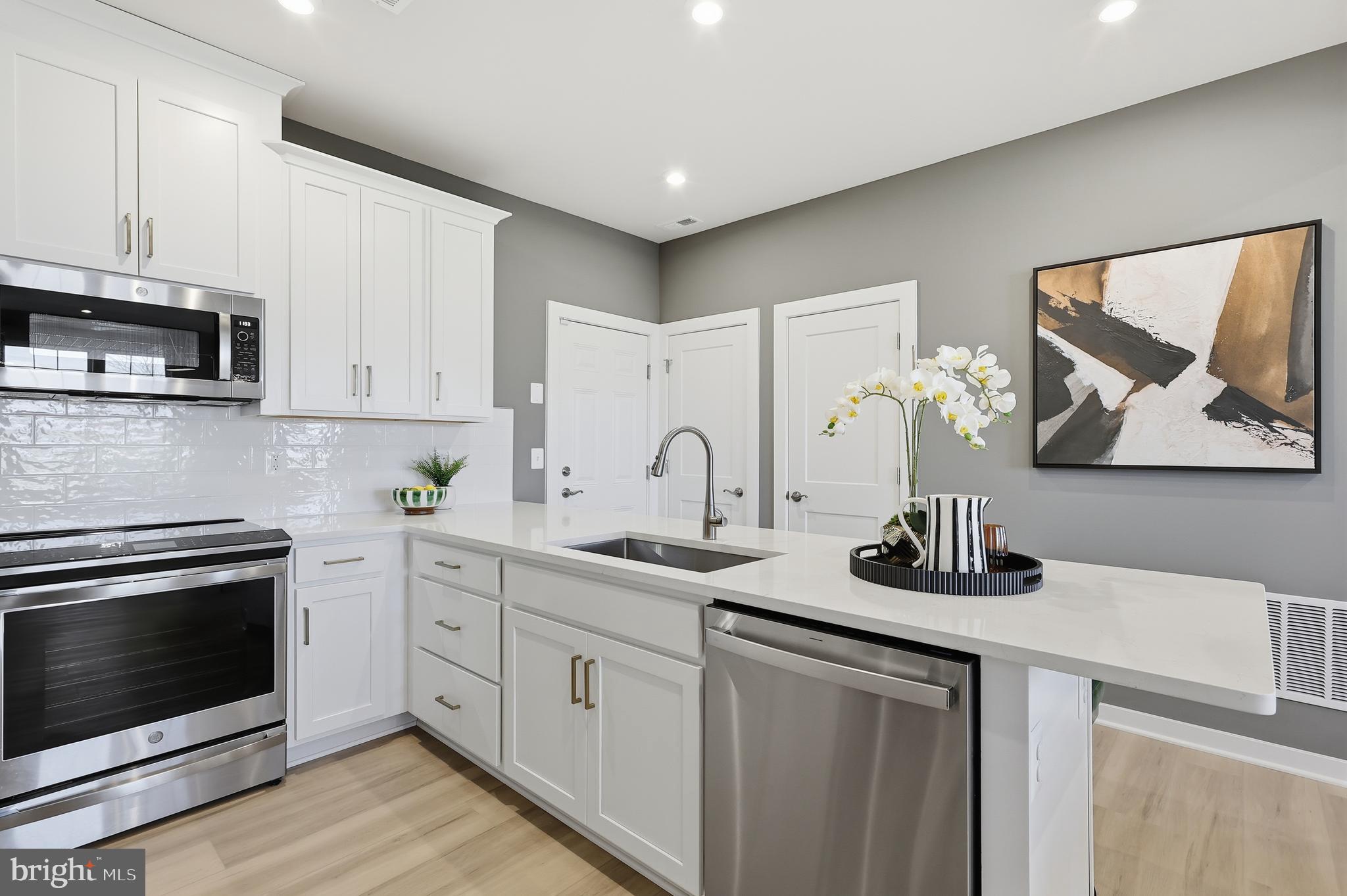 RIVERBLUFF OVERLOOK AT POTOMAC SHORES - Residential