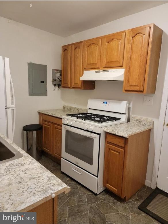 CHARLES VILLAGE - Residential Lease
