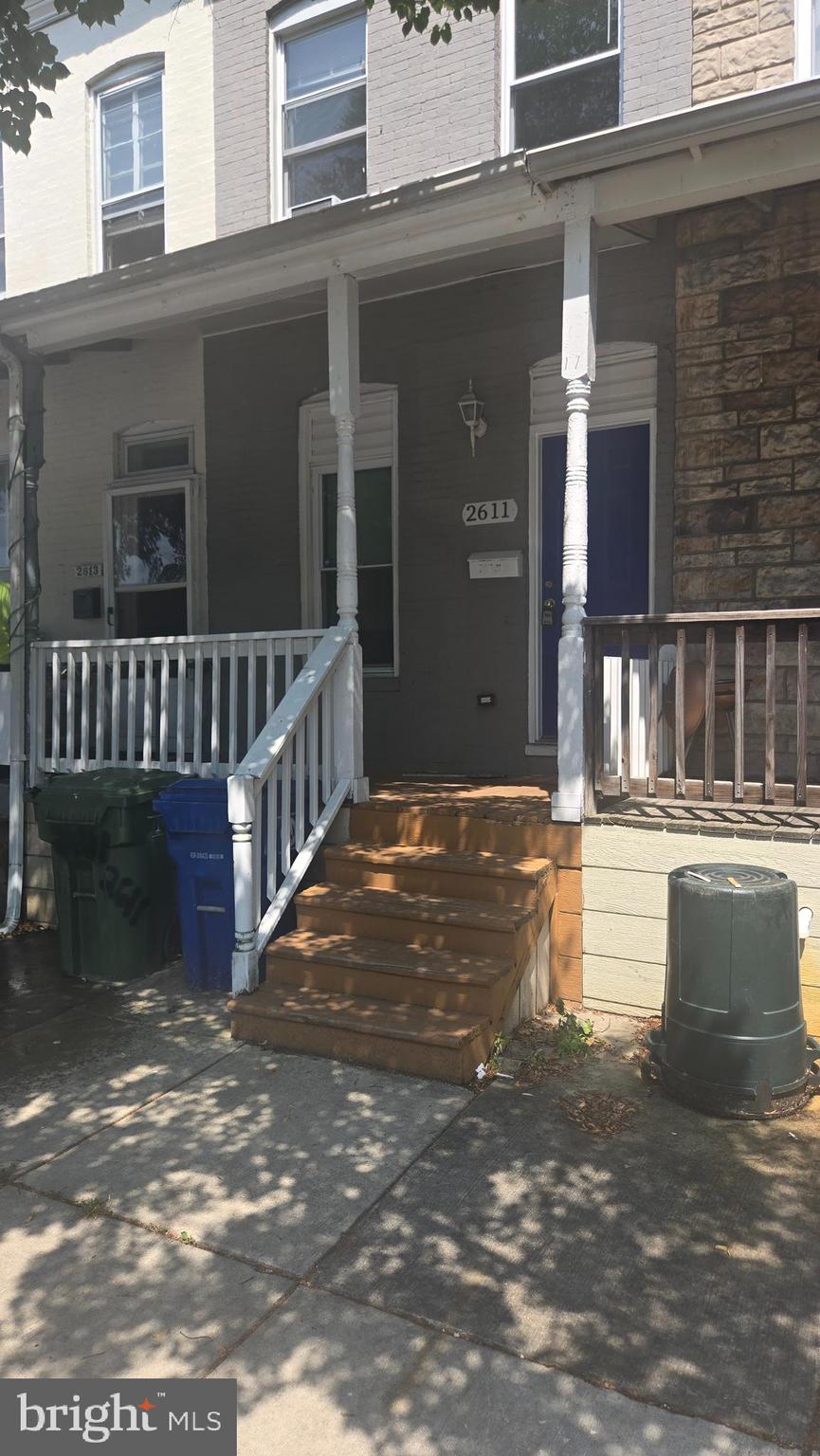 Open house on Saturday, June 14th, 11am-12:30pm.
Cozy 2 bedroom, 1.5 bath 3 level home in the heart of charles village. Washer and sryer in unit, enclosed backyard perfecr for grilling and planting. Location close to John Hopkins, MICA etc. Near several stores and shops and publoc transportation. Pets are welcome!