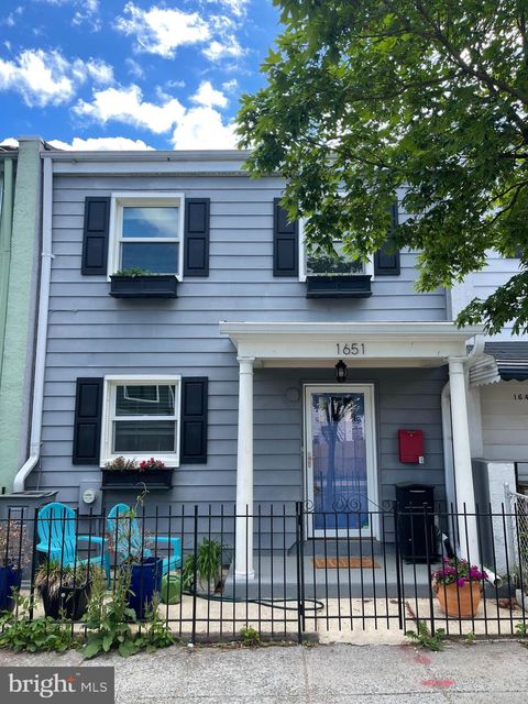 1651 11TH PLACE NE WASHINGTON DC 20002