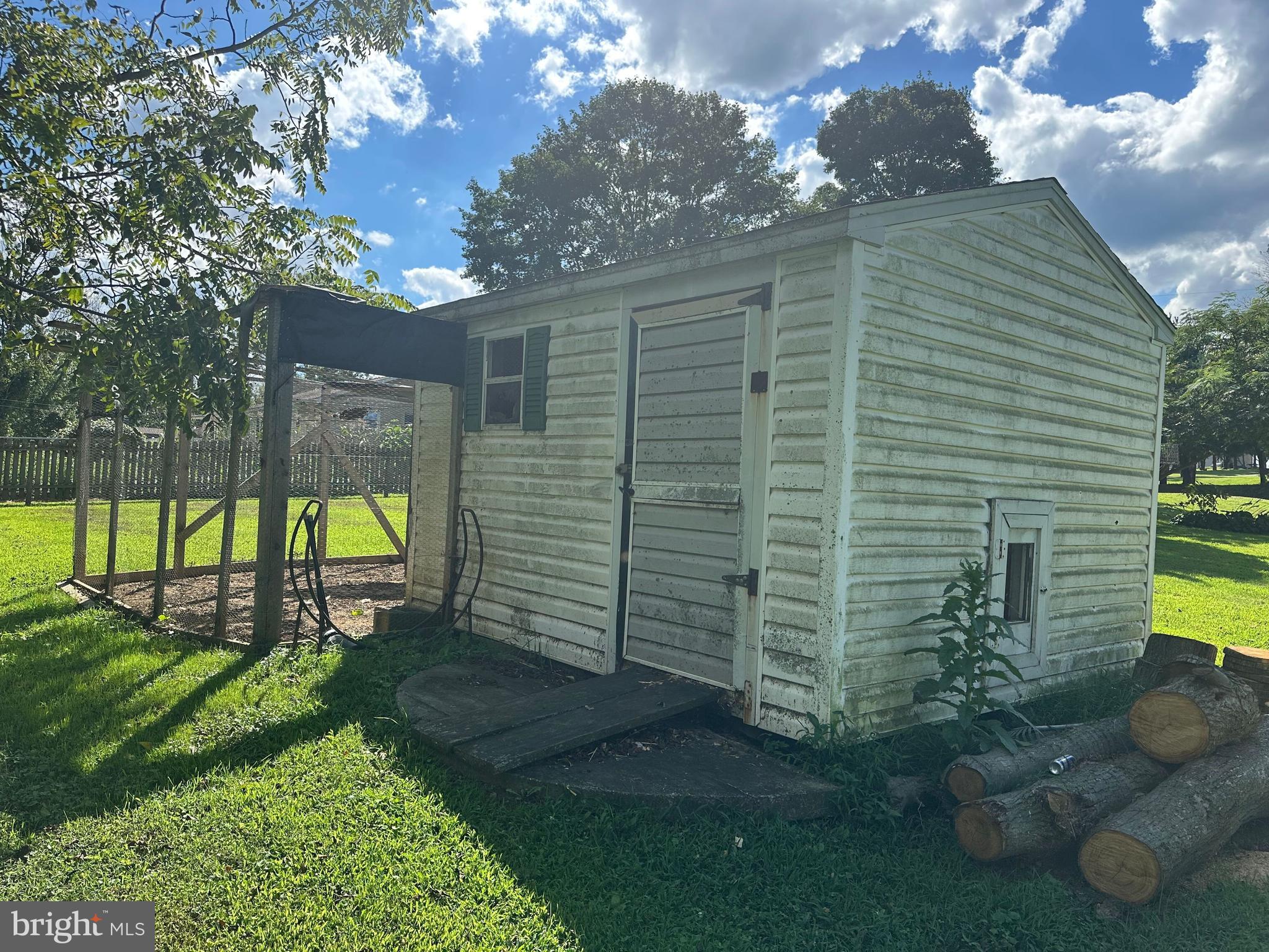 243 S LITTLE BRITAIN ROAD