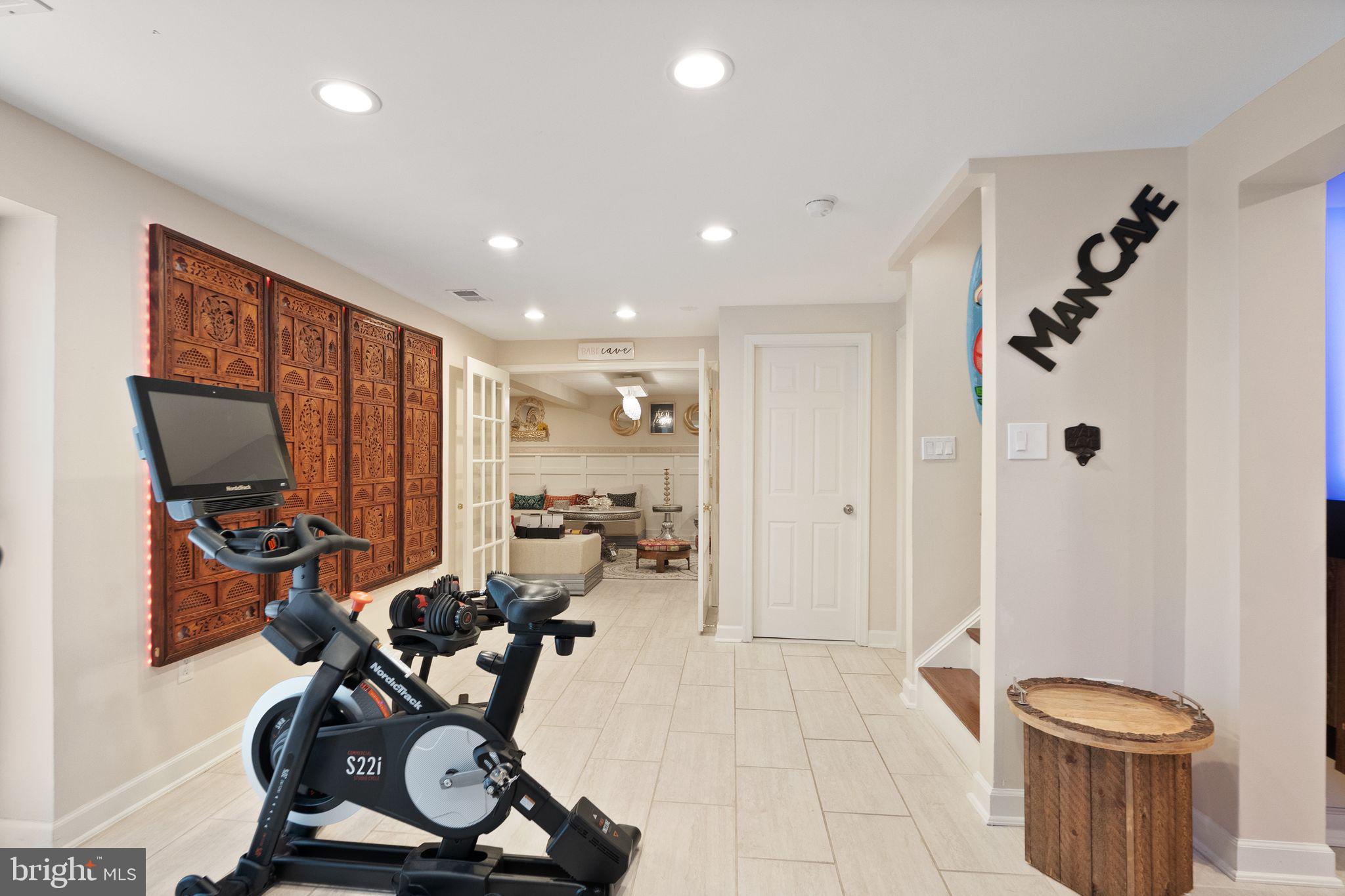 SHEFFIELD MANOR - Residential