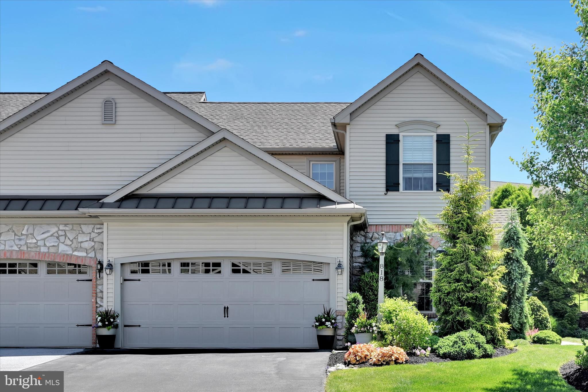 818 BRIAR EDGE COURT