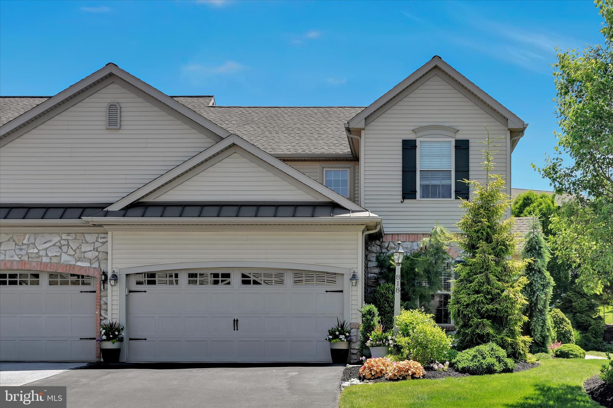 818 BRIAR EDGE COURT