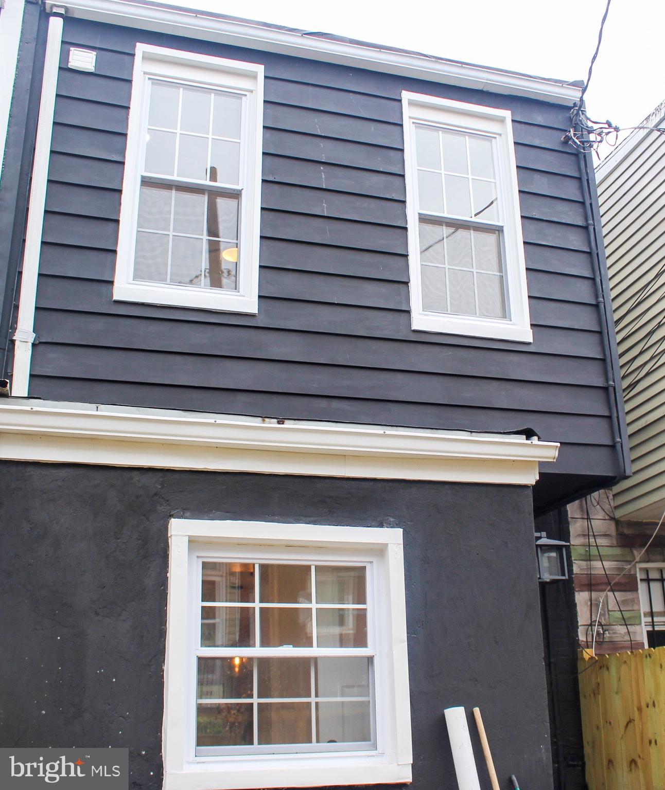 ELWOOD PARK - Residential