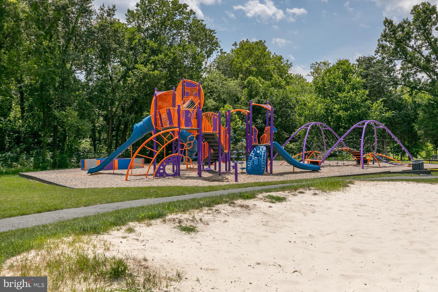 ONE LOUDOUN - Residential