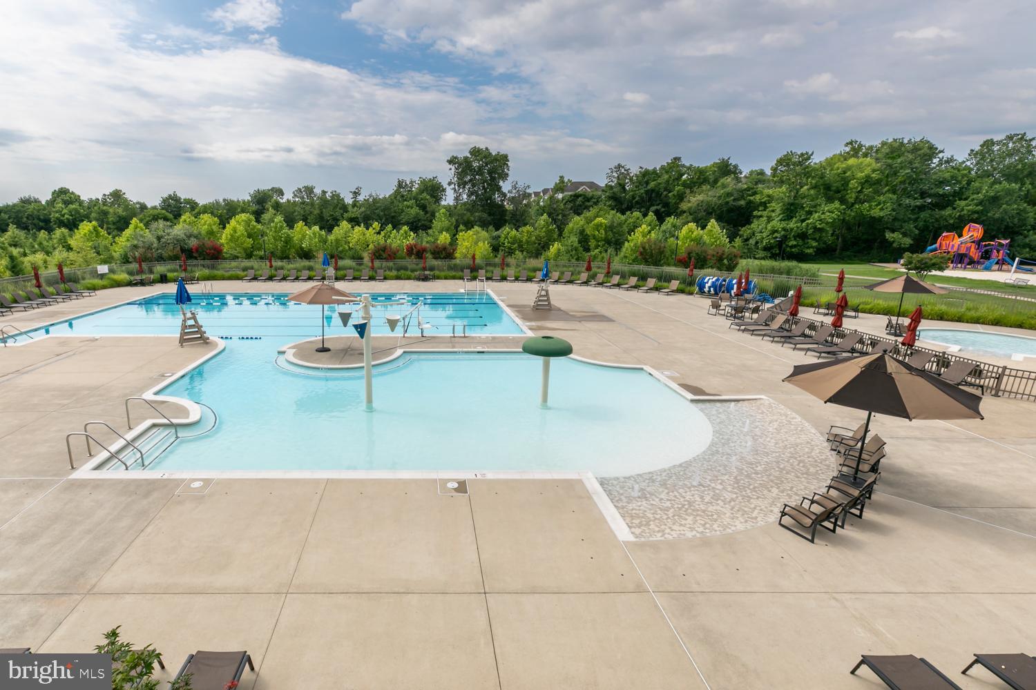 ONE LOUDOUN - Residential