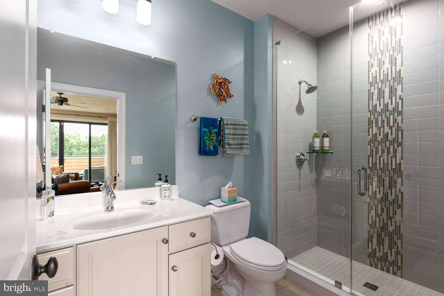 ONE LOUDOUN - Residential