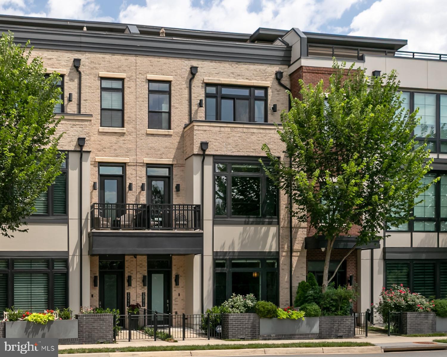 ONE LOUDOUN - Residential