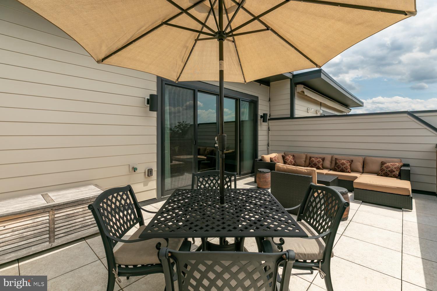 ONE LOUDOUN - Residential