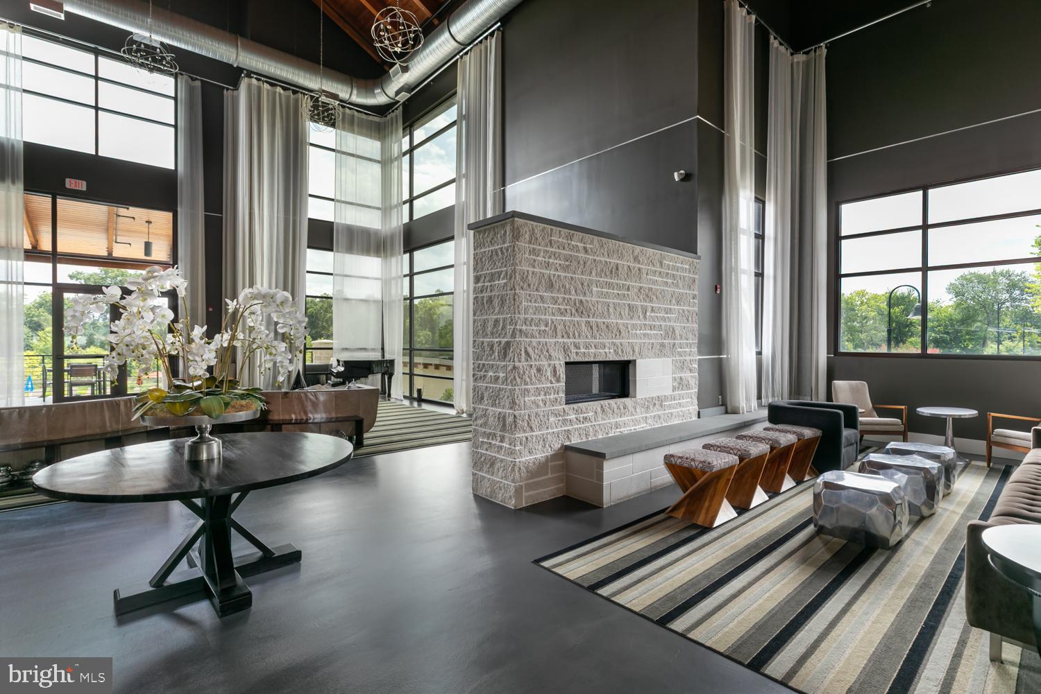 ONE LOUDOUN - Residential