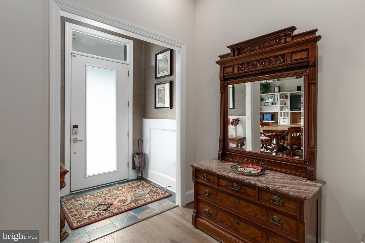 ONE LOUDOUN - Residential