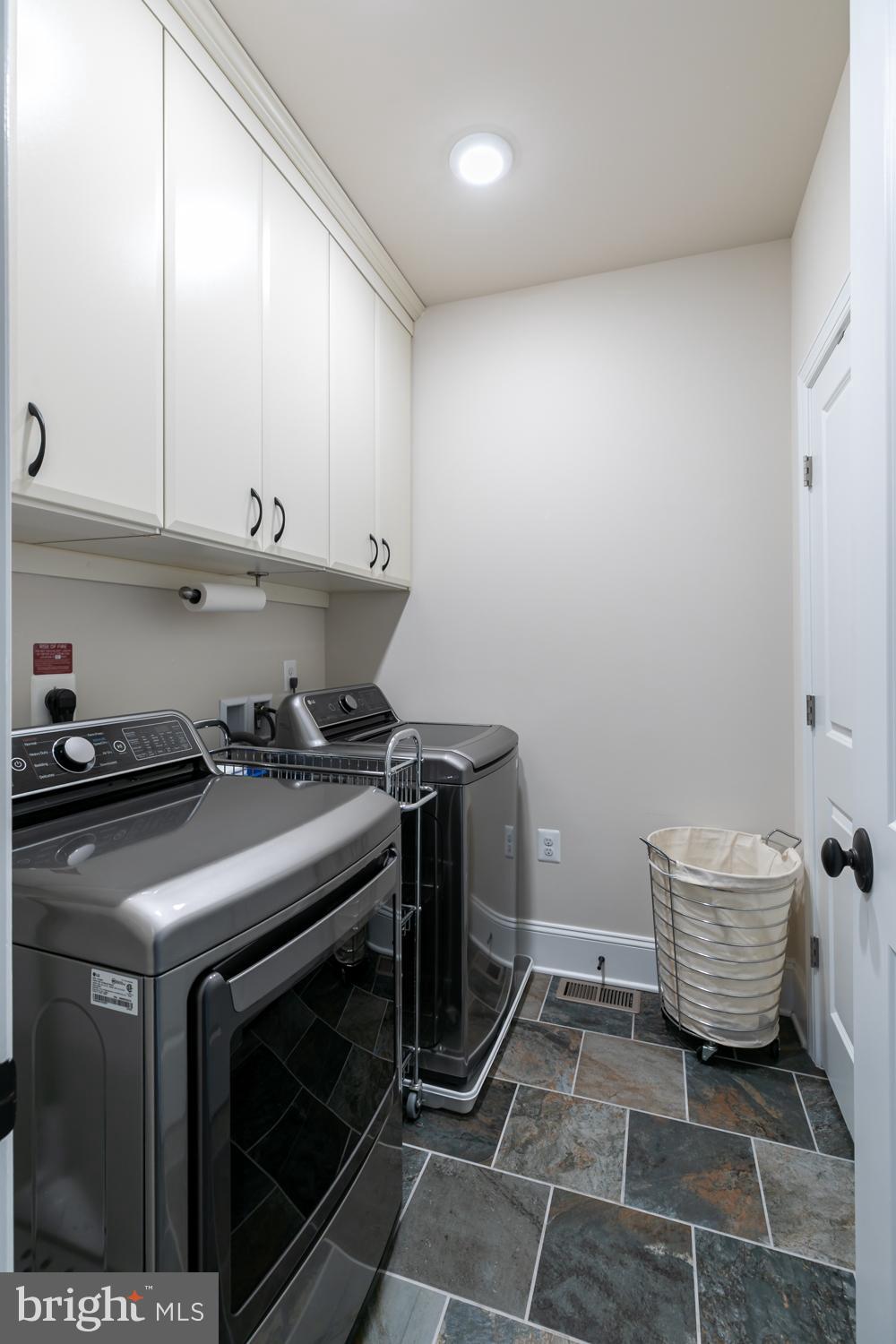 ONE LOUDOUN - Residential