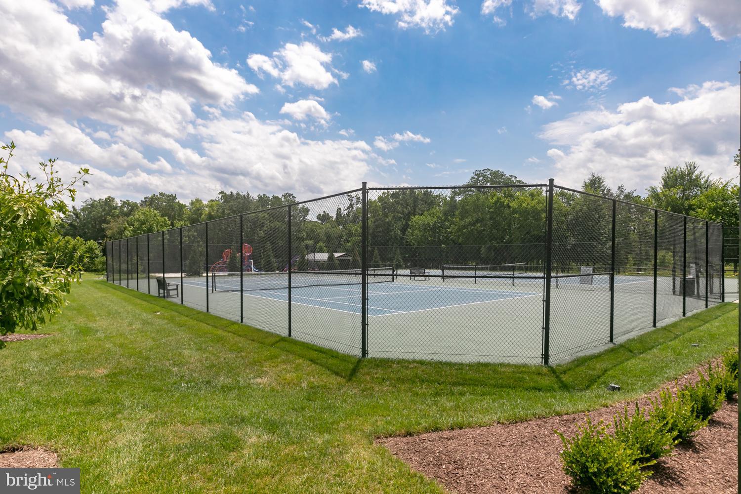 ONE LOUDOUN - Residential